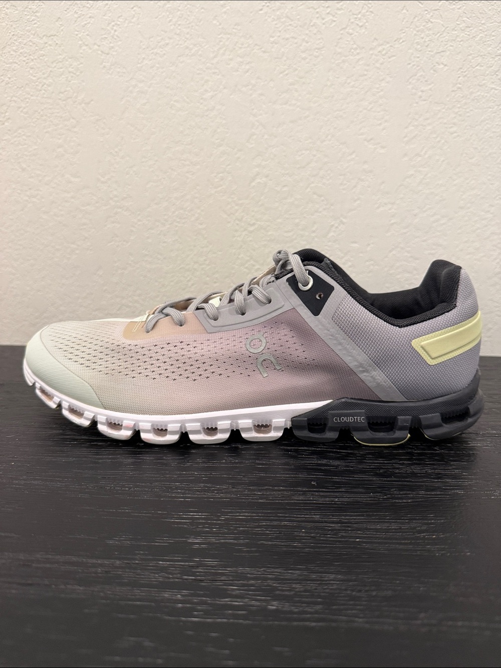 On Cloud Running Men’s 10.5 M10.5 Athletic Shoe - Light Gray Pale Yellow Trim